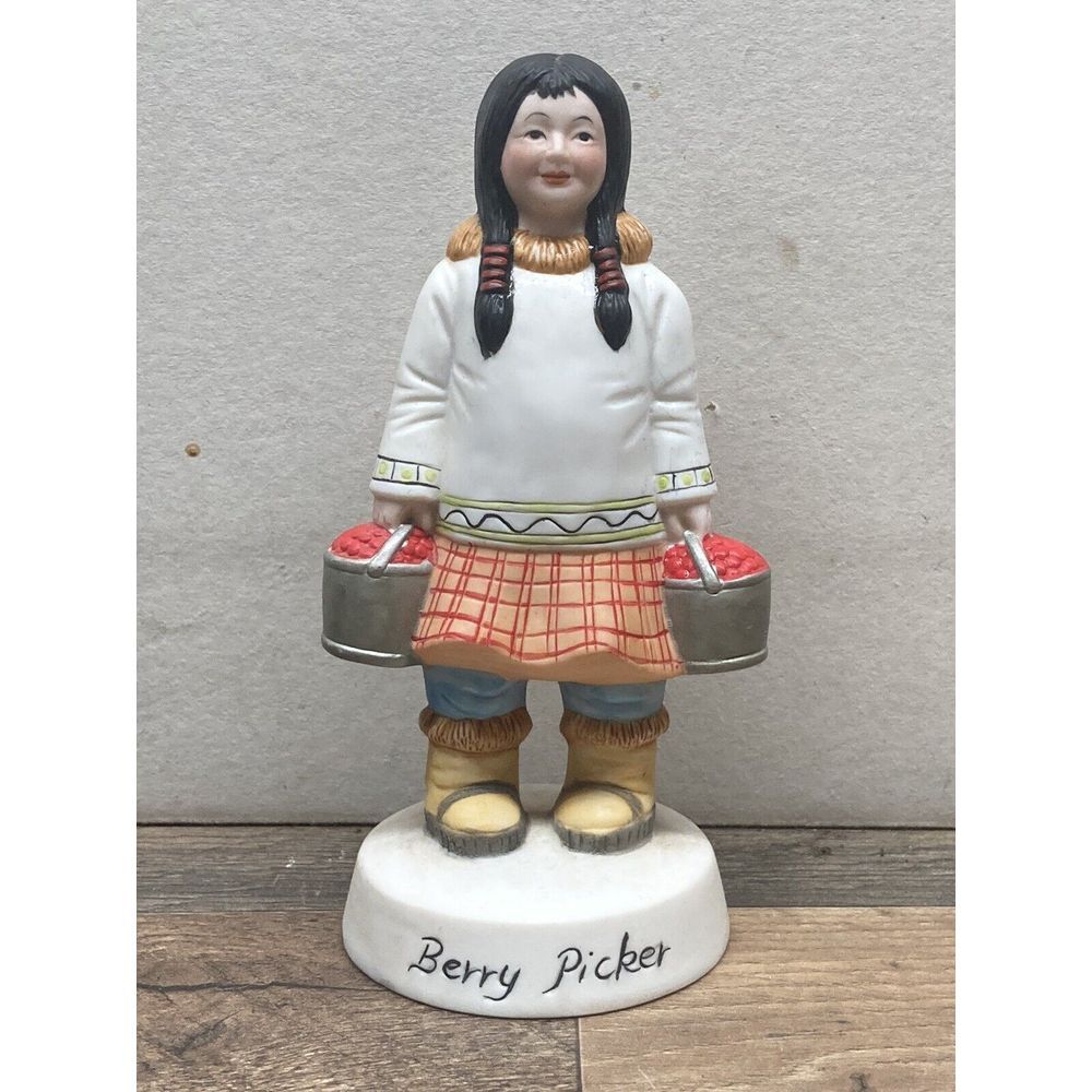 Sculpted‎ Porcelain 1986 R Langford